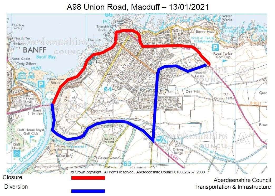 The main road through Macduff has been closed for emergency gas works