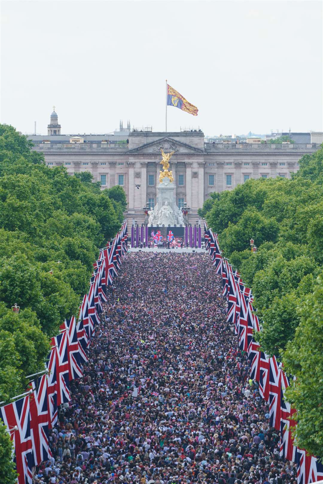 Crowds on the Mall leading to Buckingham Palace on Thursday (Dominic Lipinski/PA)