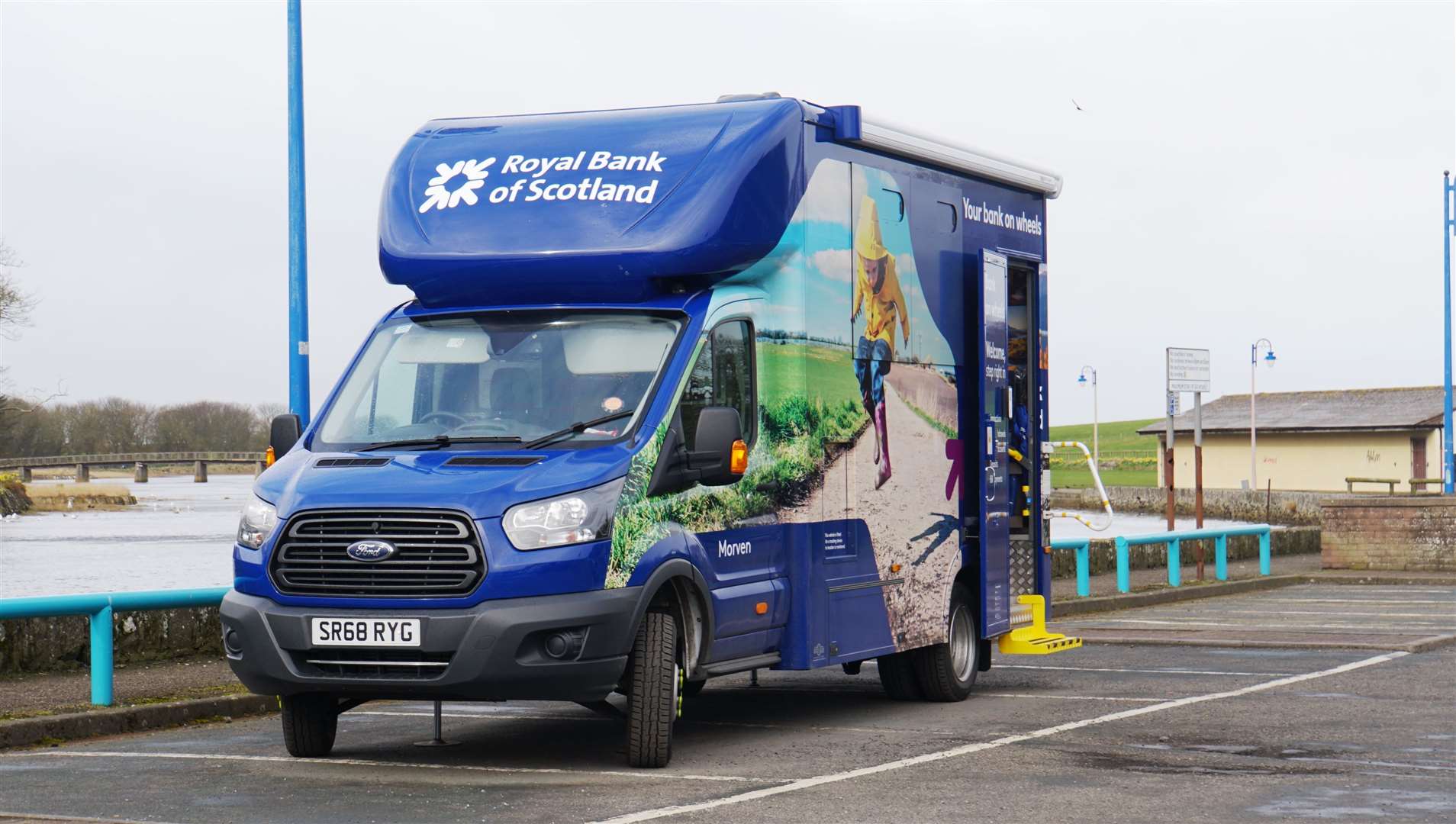 Customers in Banffshire have been calling for a return of the RBS mobile banking services.