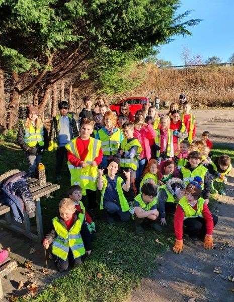 Pupils and staff from Craigellachie Primary School turned out on Friday, November 6, to help Friends of Craigellachie Bridge members plant bulbs.