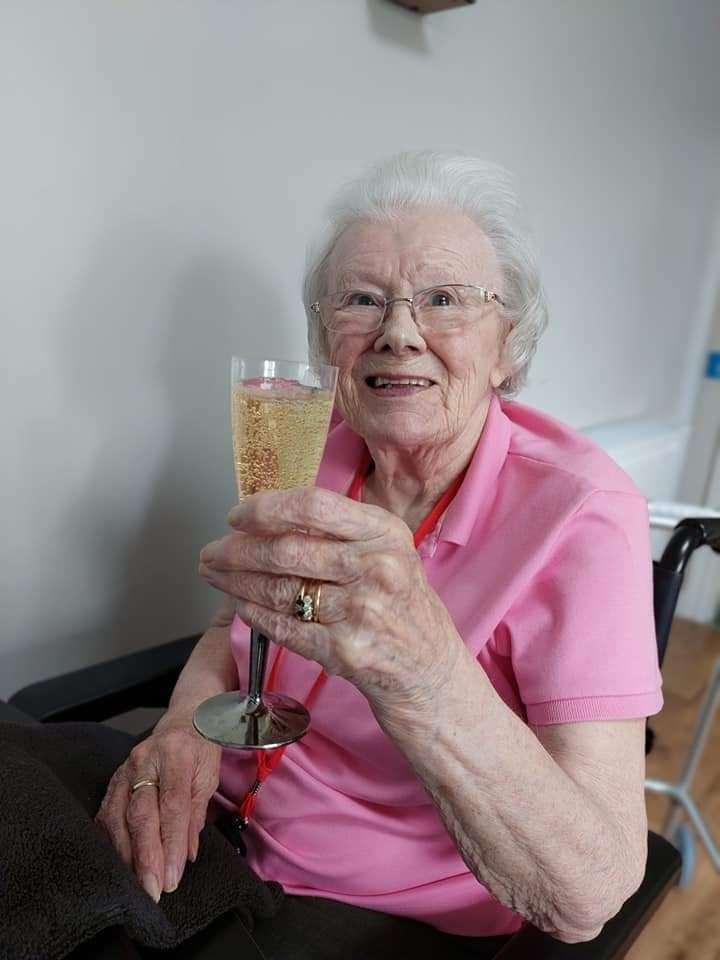 Lillian Mackinnon with her class of champagne.