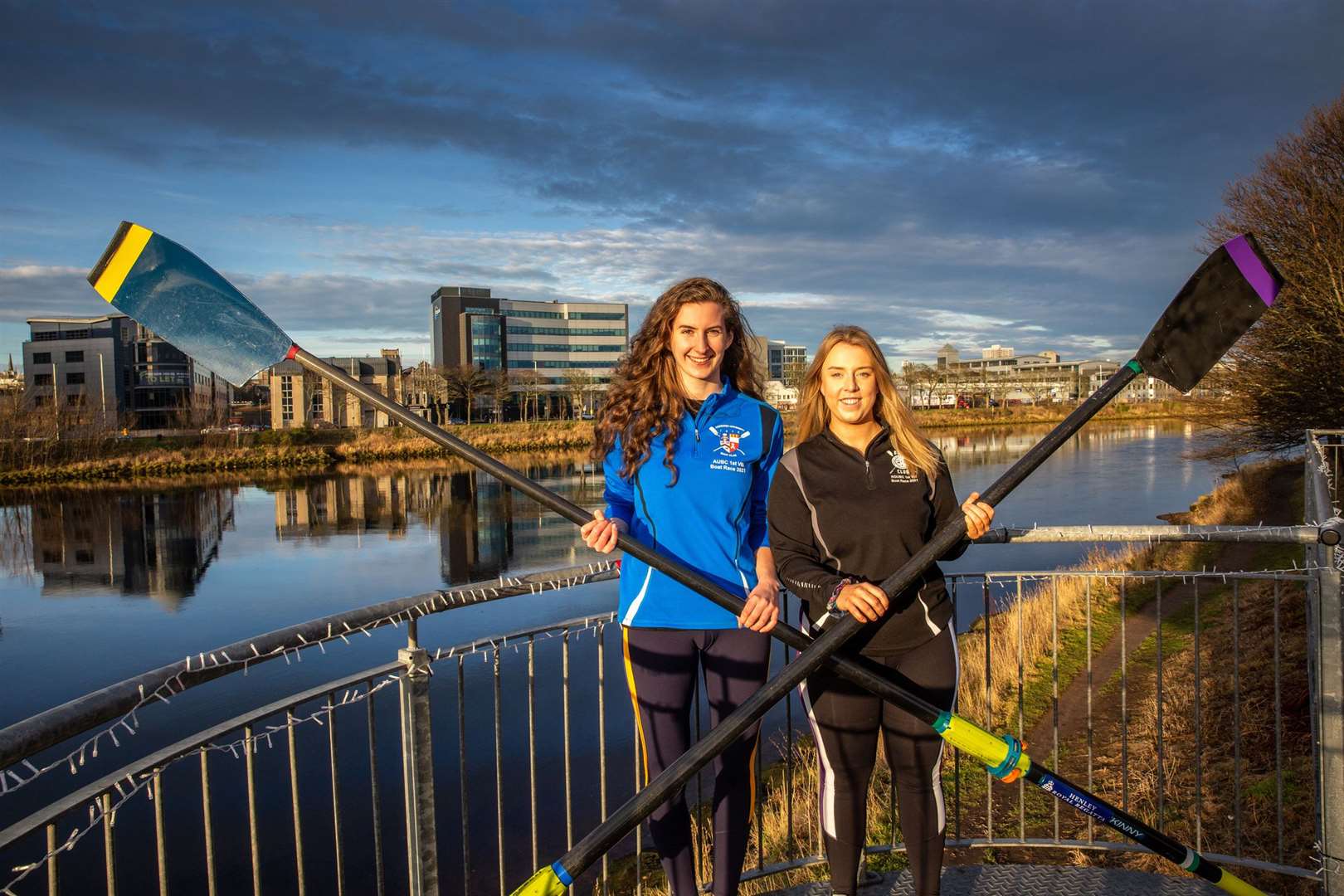 Emily Carruthers and Sarah Cameron kicked off the 2022 boat race.