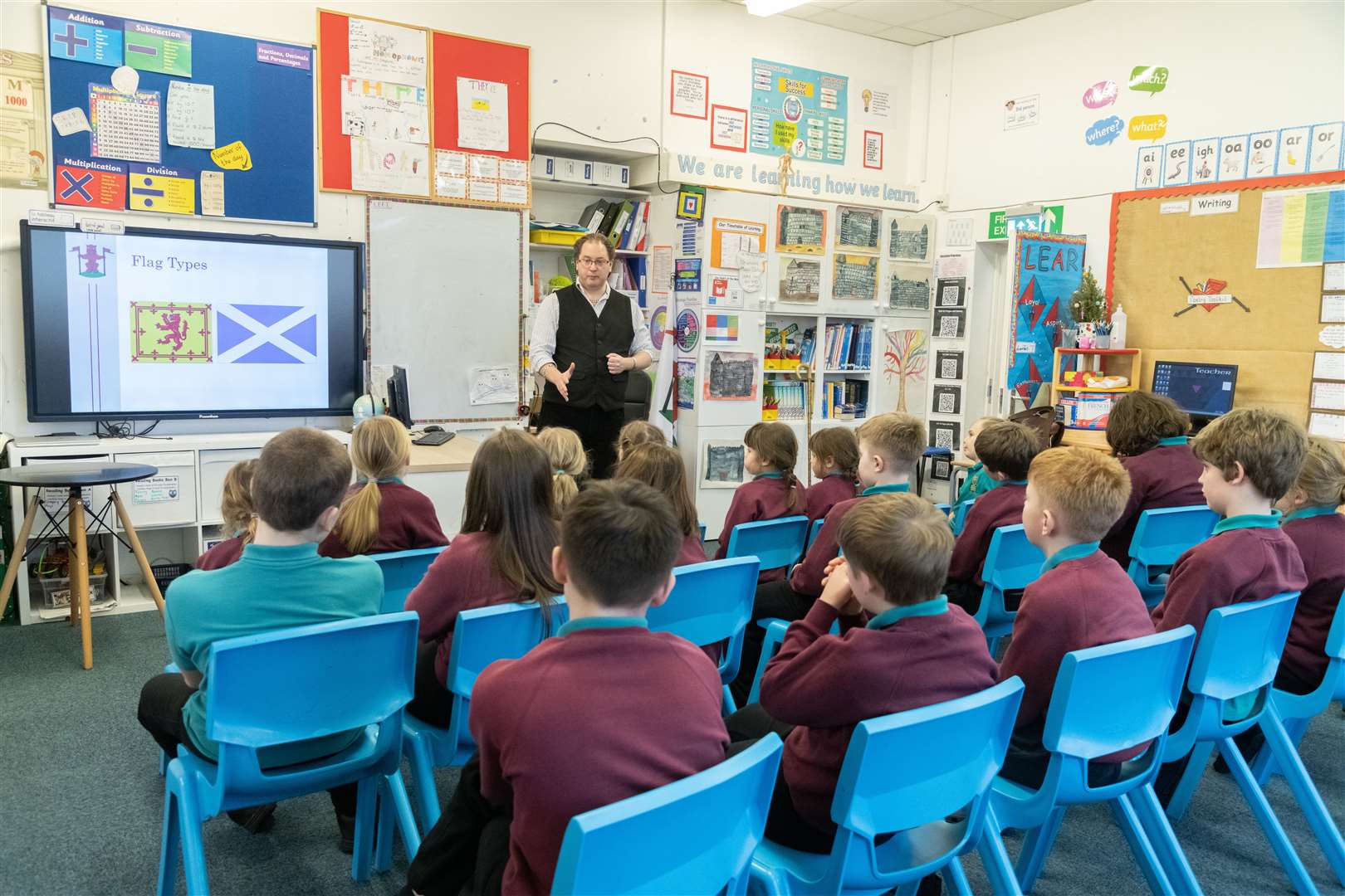 Vexillologist, Philip Tibbets, speaking to Dallas Primary School pupils about the upcoming competition. ..Picture: Beth Taylor.
