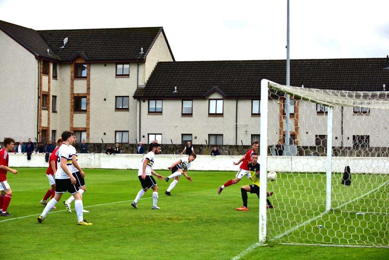 Rogan Reed puts Vale ahead at Clach. Picture: Michael Cox