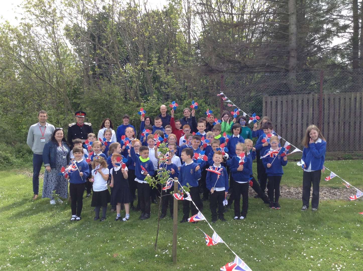 Bracdoen Primary School pupils and staff have been recognised for their work work planting trees for The Queen's Platinum Jubilee.