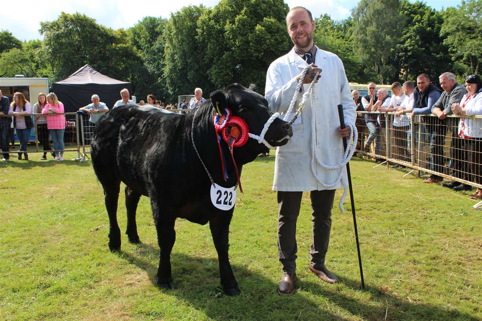The Cross Bred Beef Cattle winner with owner Mark Robertson. Picture: Kyle Ritchie
