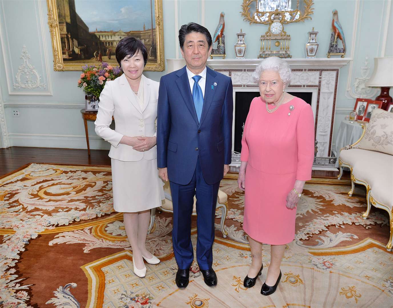 The Queen during her 2016 meeting with the then Prime Minister of Japan Shinzo Abe and his wife Akie Abe (John Stillwell/PA)