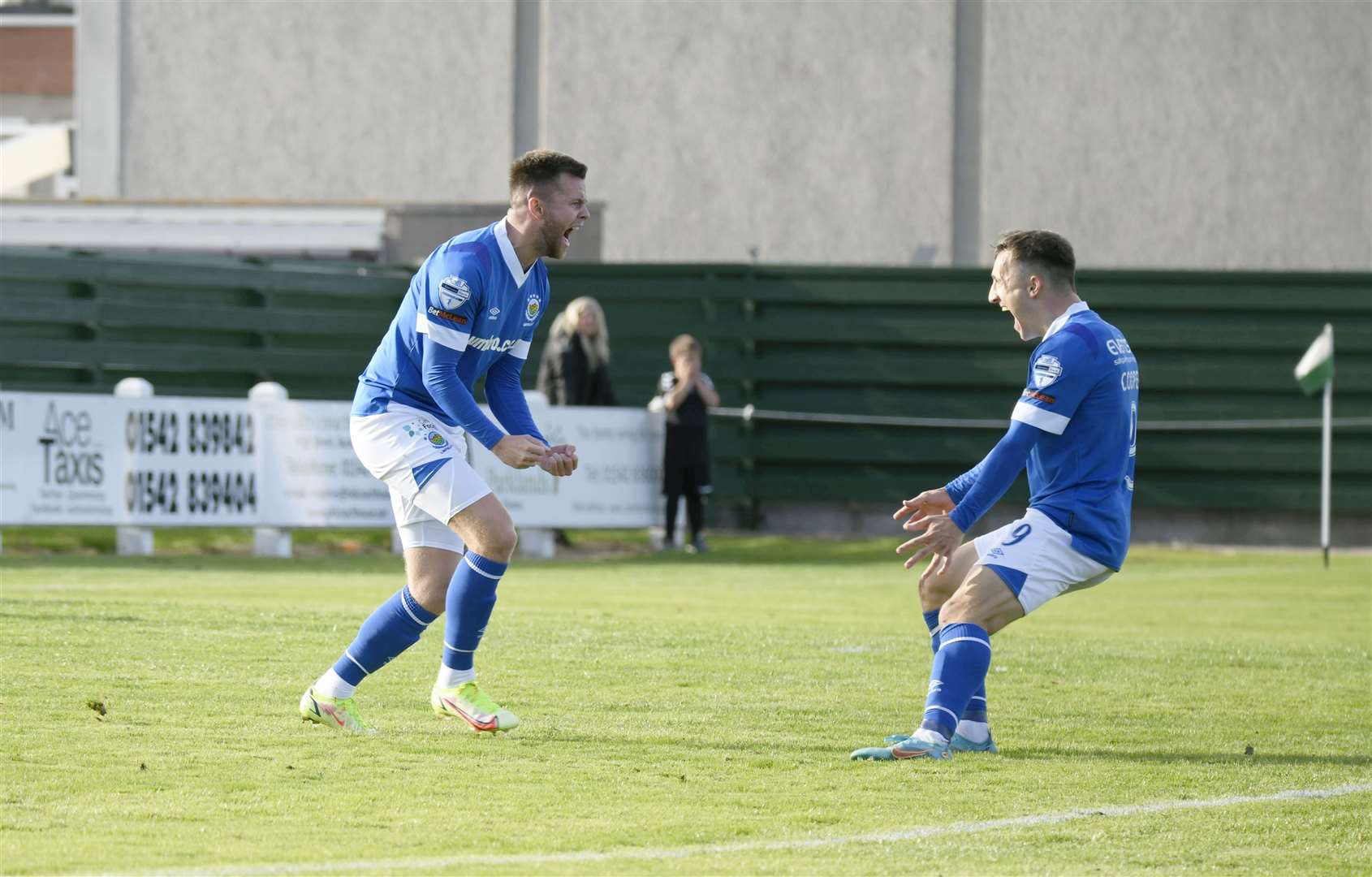 Linfield's Naill Quinn celebrating his goal in the 75th minute...Buckie Thistle v Linfield, Victoria Park...Picture: Beth Taylor.