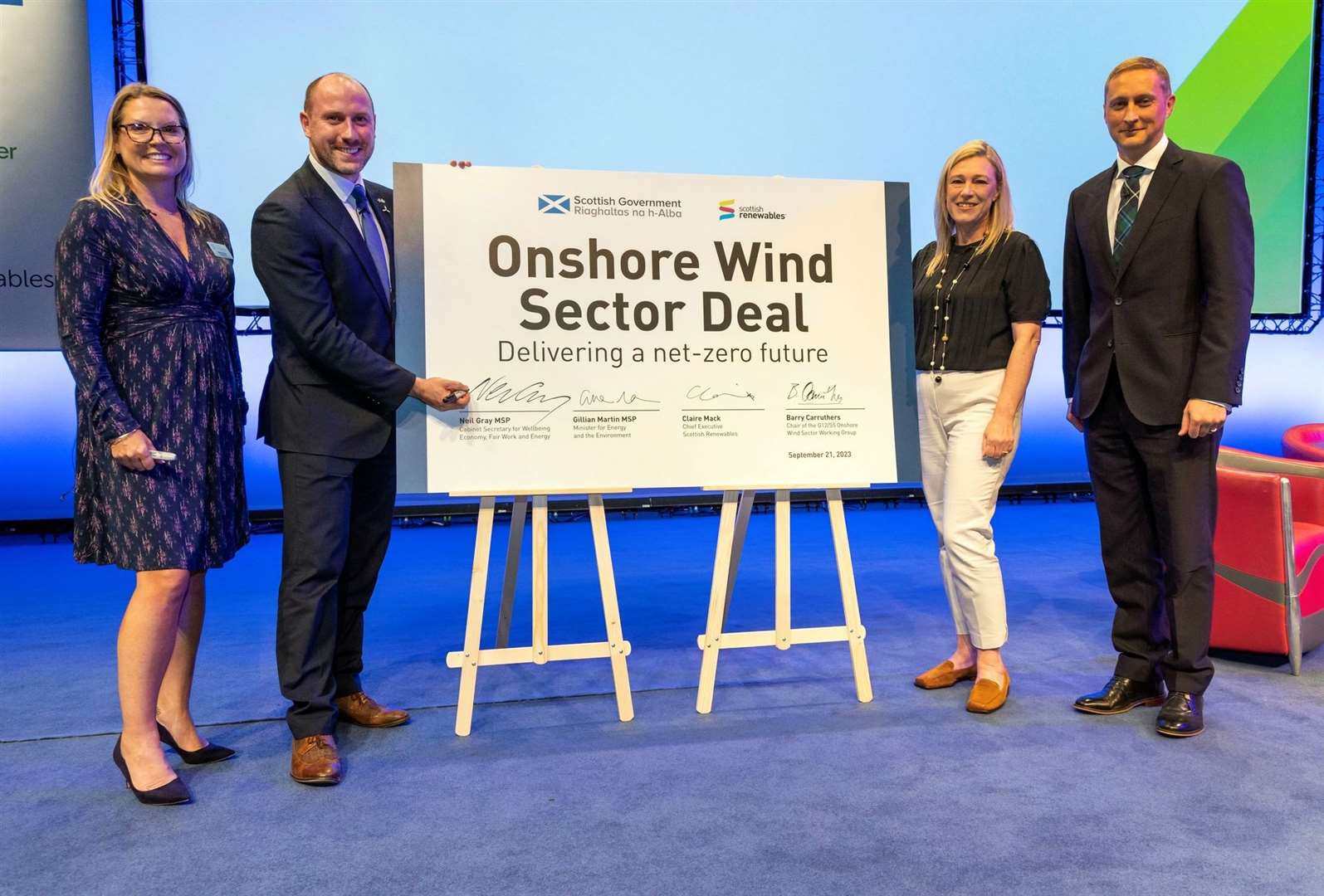 I recently joined Energy Secretary Neil Gray, Chief Executive of Scottish Renewables Claire Mack and Managing Director Onshore UK and Ireland for ScottishPower Renewables Barry Carruthers for the the historic Onshore Wind Sector Deal signing at the Scottish Renewables Onshore Wind Conference in Edinburgh.