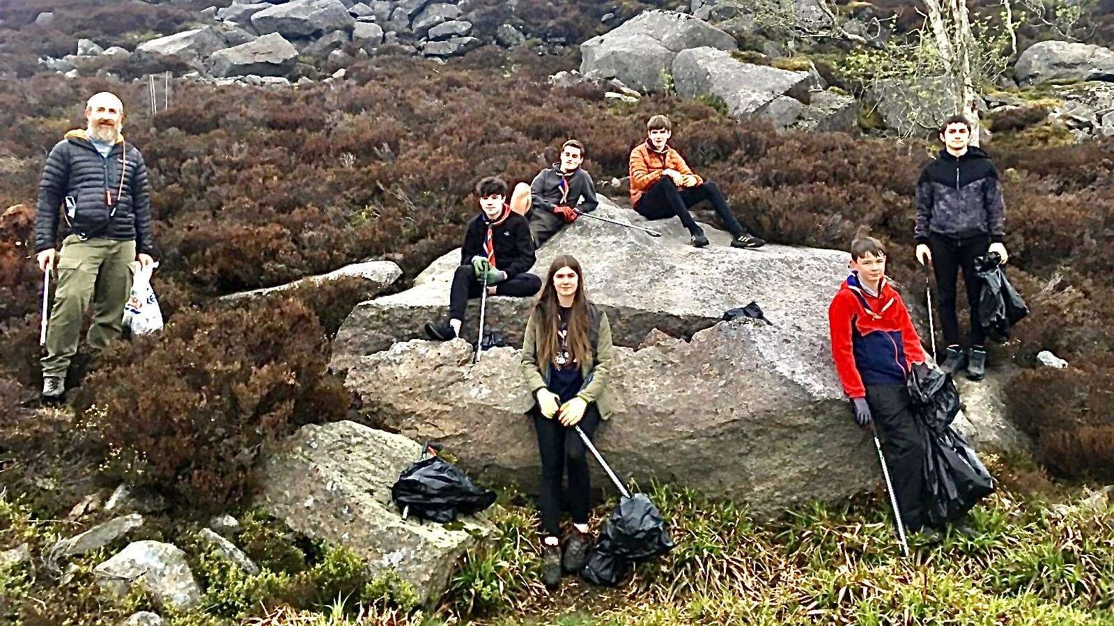 Bailies trustee Alex Doig with the Daviot and Oldmeldrum Expolorer Scouts during their recent litter pick on Bennachie.