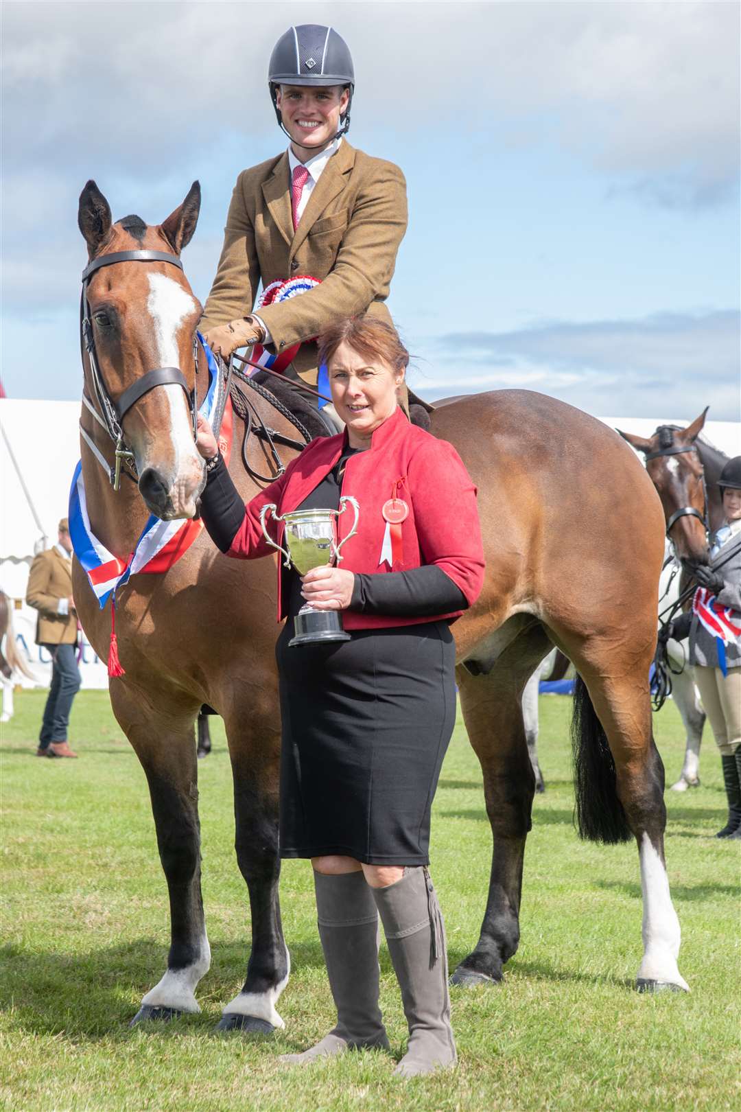 Robert Auchnie and Cob and Tonic with judge Jaqueline Strathdee. Picture: Daniel Forsyth