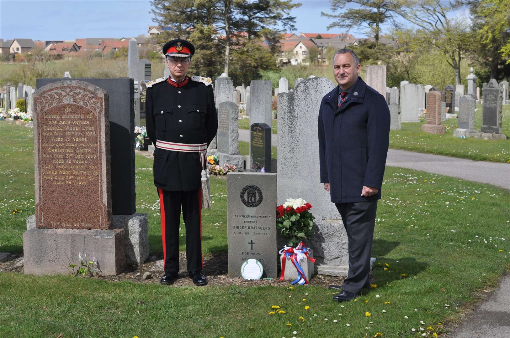 Andrew Simpson, Lord Lieutenant of Banffshire, with Vincent Stuart a CWGC volunteer who served with the Royal Scots Dragoon Guards.