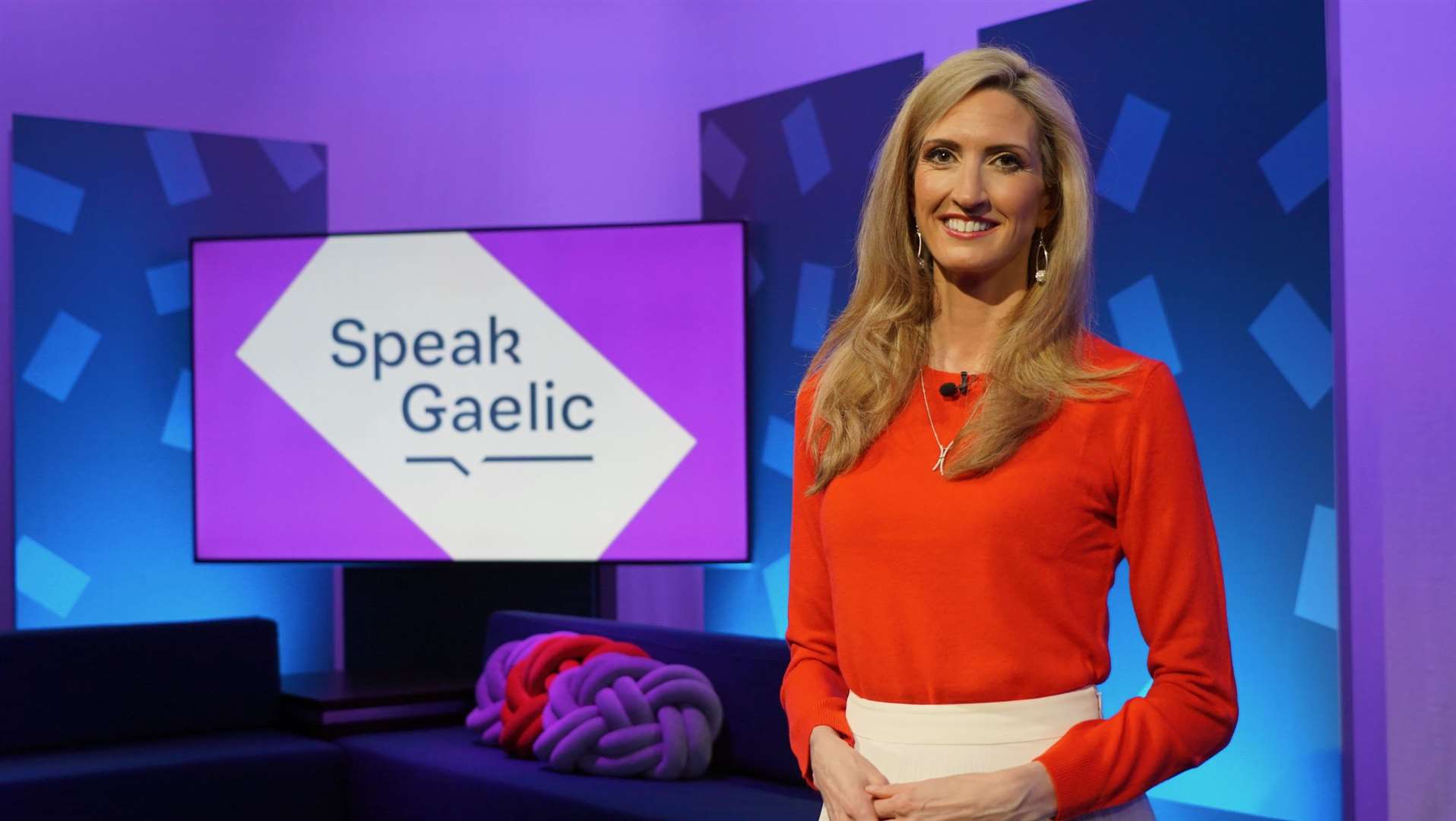 Joy Dunlop guides audiences through the journey to speak Gaelic.