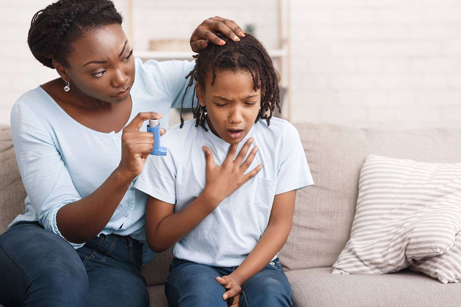 Parents are urged to know the signs to preven an asthma attack.