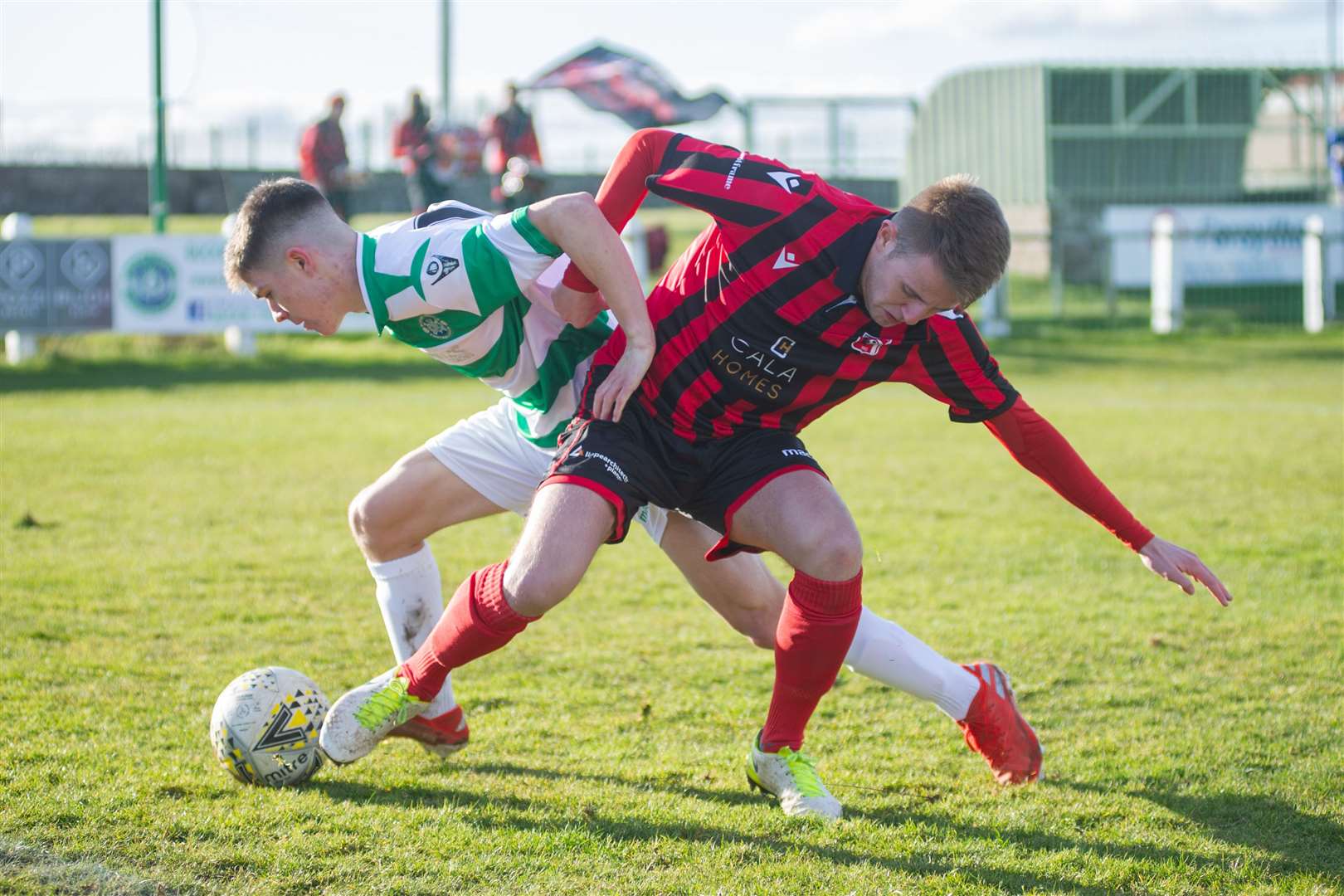 Buckie Thistle take on Inverurie Locos. Picture: Daniel Forsyth..