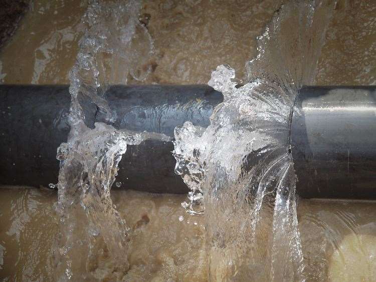 What to Do When a Pipe Bursts