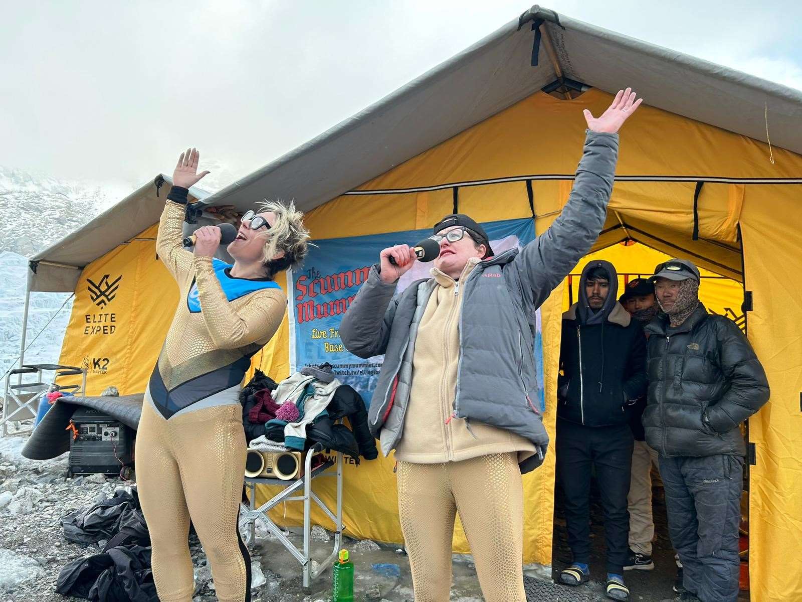 The duo performed their gig to a “chilly” audience (Ellie Gibson/Guinness World Records/PA)