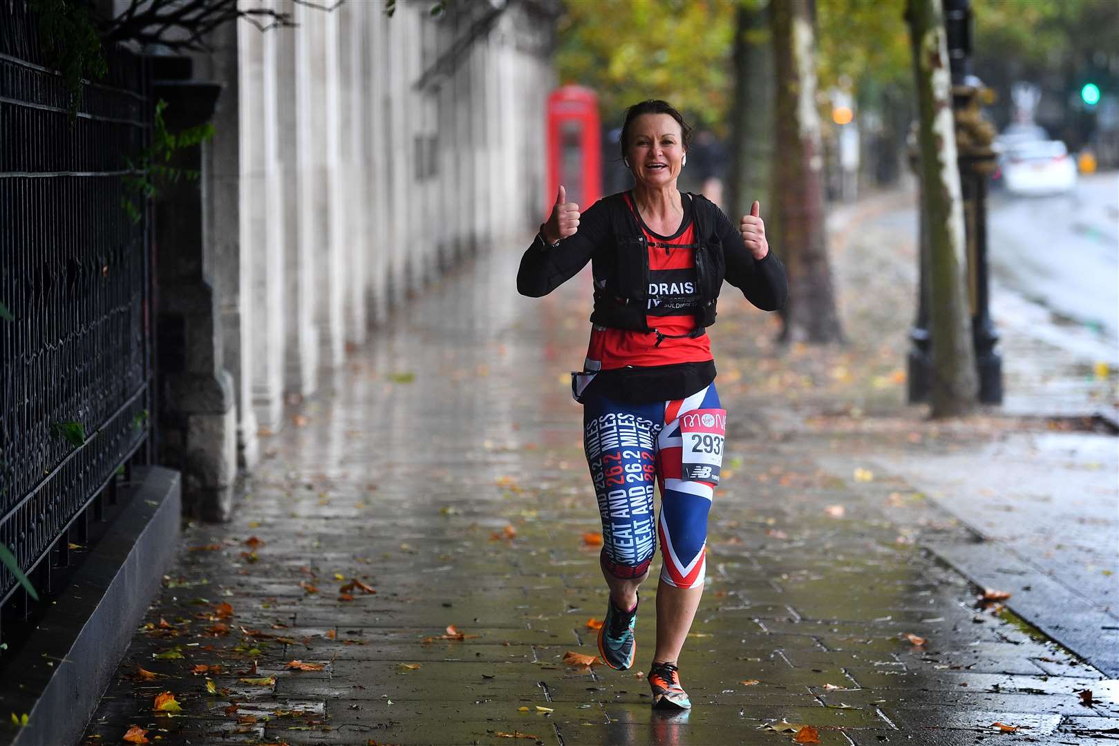 All smiles on the Embankment in central London (Victoria Jones/PA)