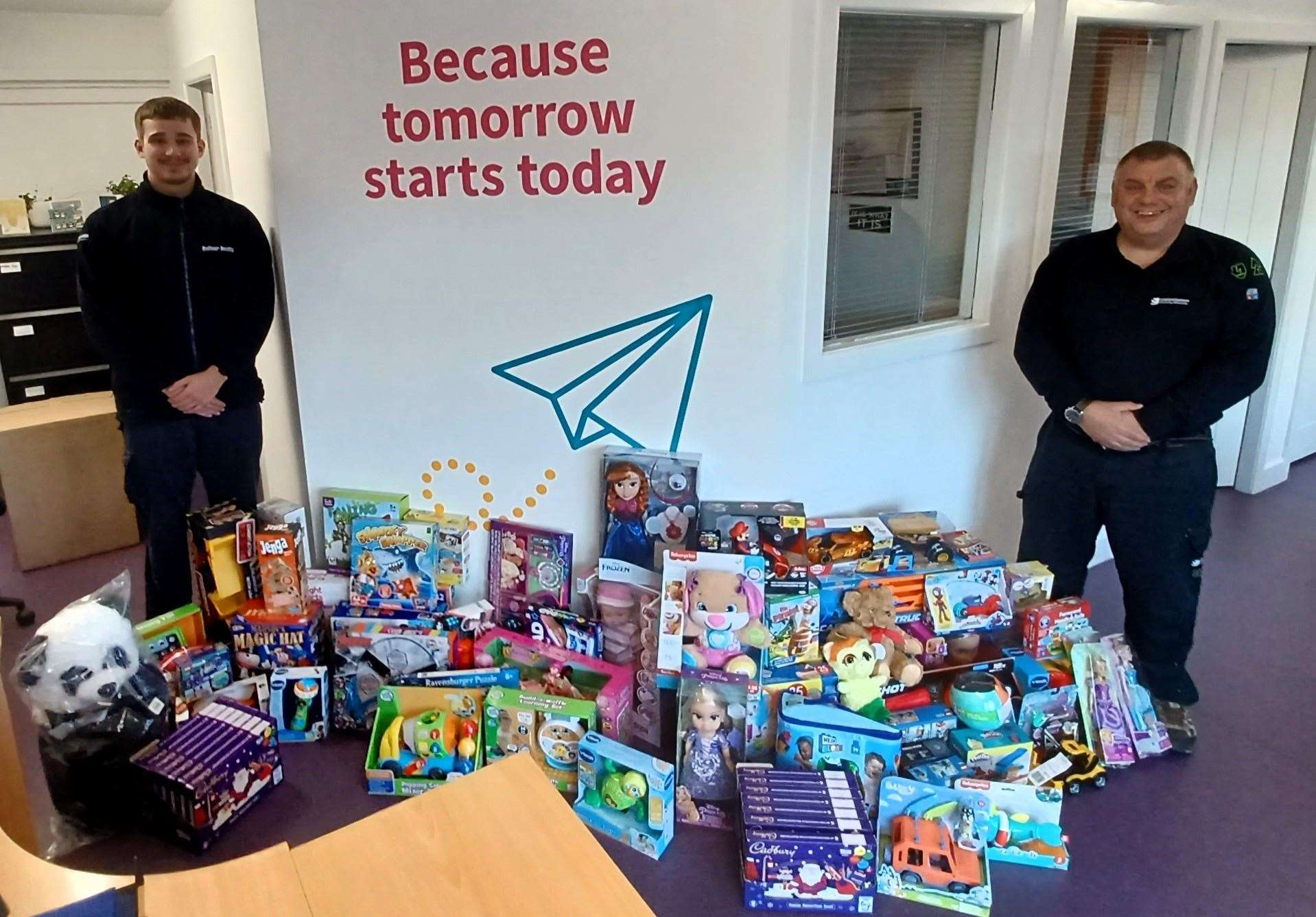Balfour Beatty Engineer Andrew Stewart (left) and SSEN Transmission Construction Manager Stuart Morrison (right) visited Home-Start Garioch’s offices in Inverurie to drop off the Christmas presents.