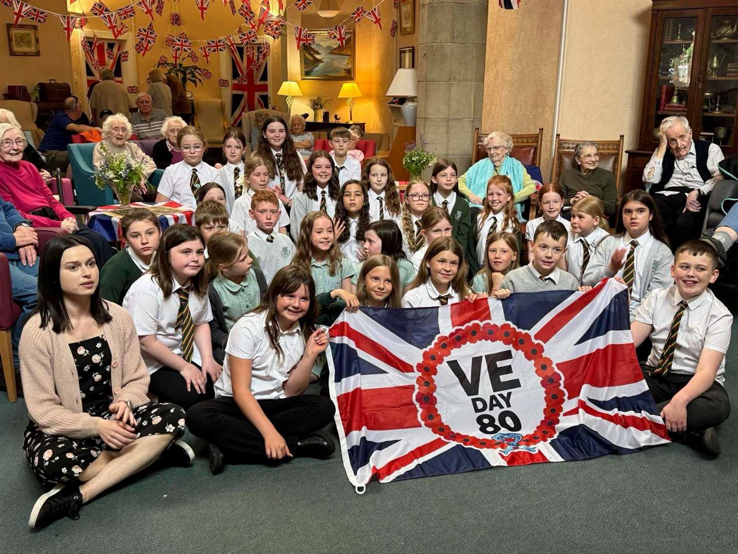 Greenwards Primary School's choir visits Anderson's Care Home.