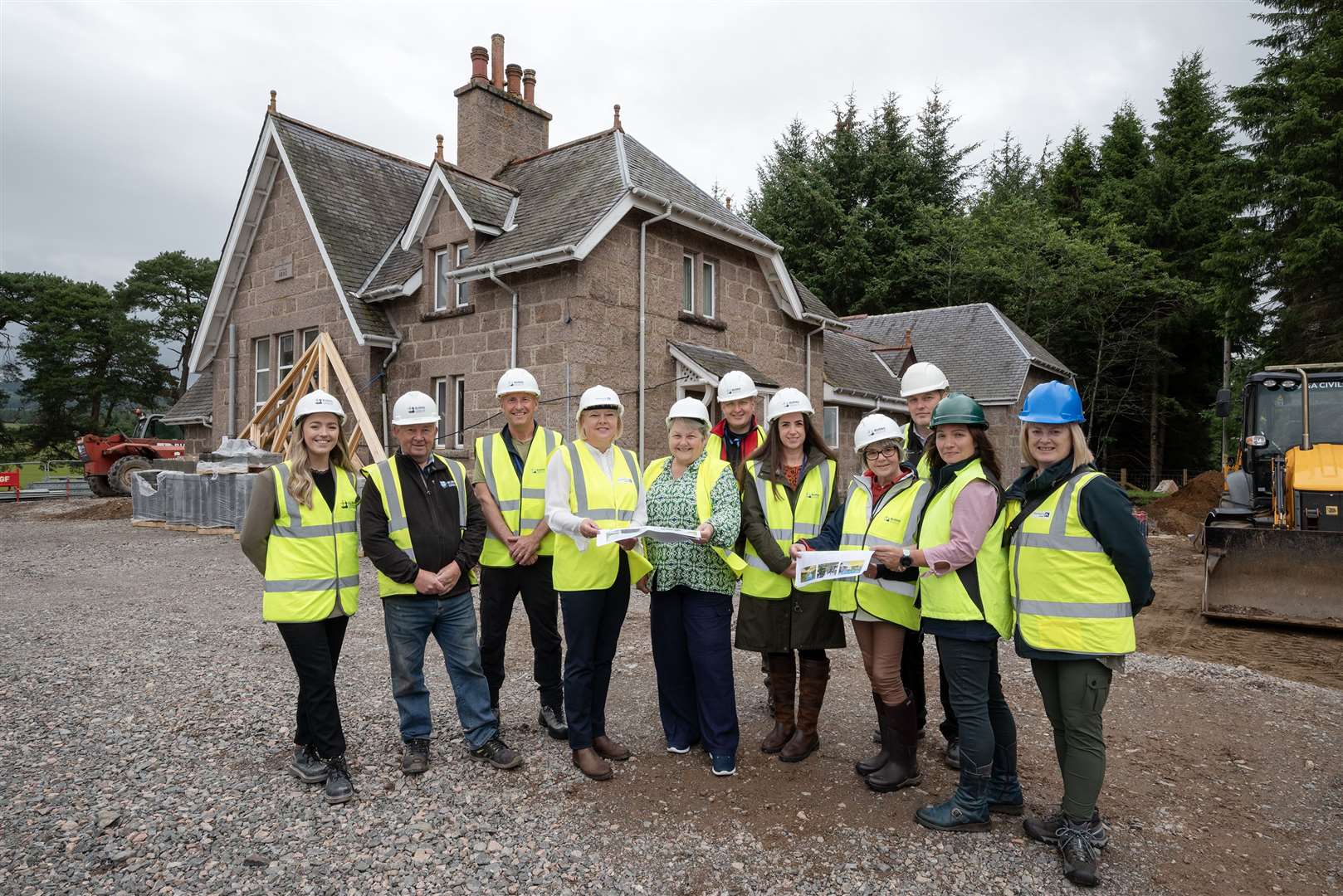 At the visit were (left) Lucy McDonald Quantity Surveyor for Burns Construction, Robbie Copland site foreman for Burns Construction, Niall Ritchie Outdoor Activity Officer, Provost Judy Whyte, Councillor Anne Stirling, Malcolm Grant Outdoor Activity Officer, Councillor Hannah Powell, Avril Nicol Head of Service, Scott Warrander Council Architect, Susi McLarty Live Life Outdoors Team leader and Rachel Boal Outdoor Activity Officer.