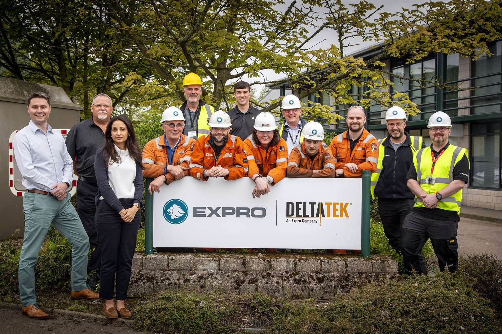 DeltaTek Founder, Tristam Horn, and some of the DeltaTek and Expro team