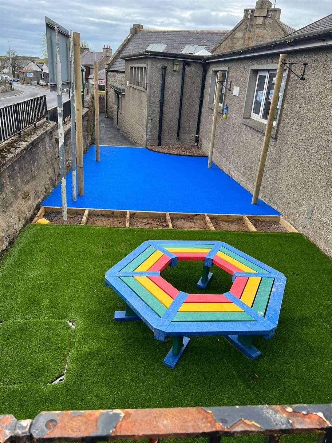 Pitmedden School Nursery received a grant from Tesco to help create an outdoor garden space.