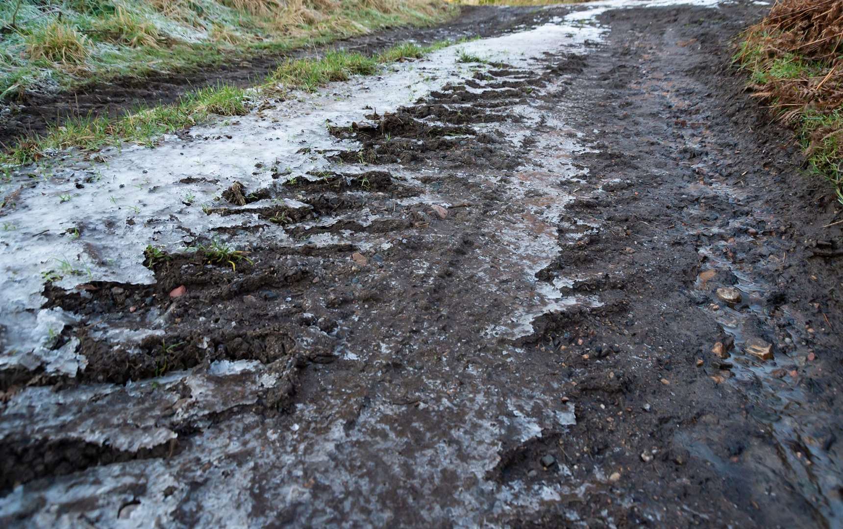 There is a legal duty to clear mud from roads.