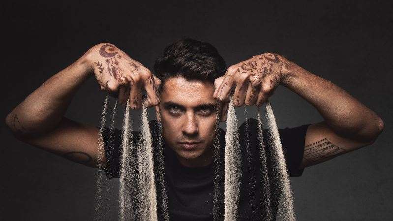 Magician Ben Hart is bringing his latest show to Aberdeen.