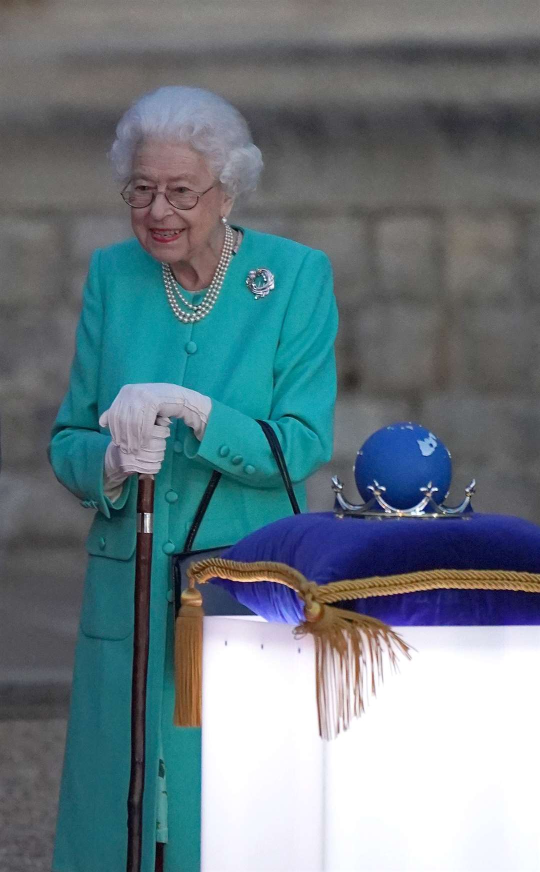 The Queen wearing a new brooch (Steve Parsons/PA)