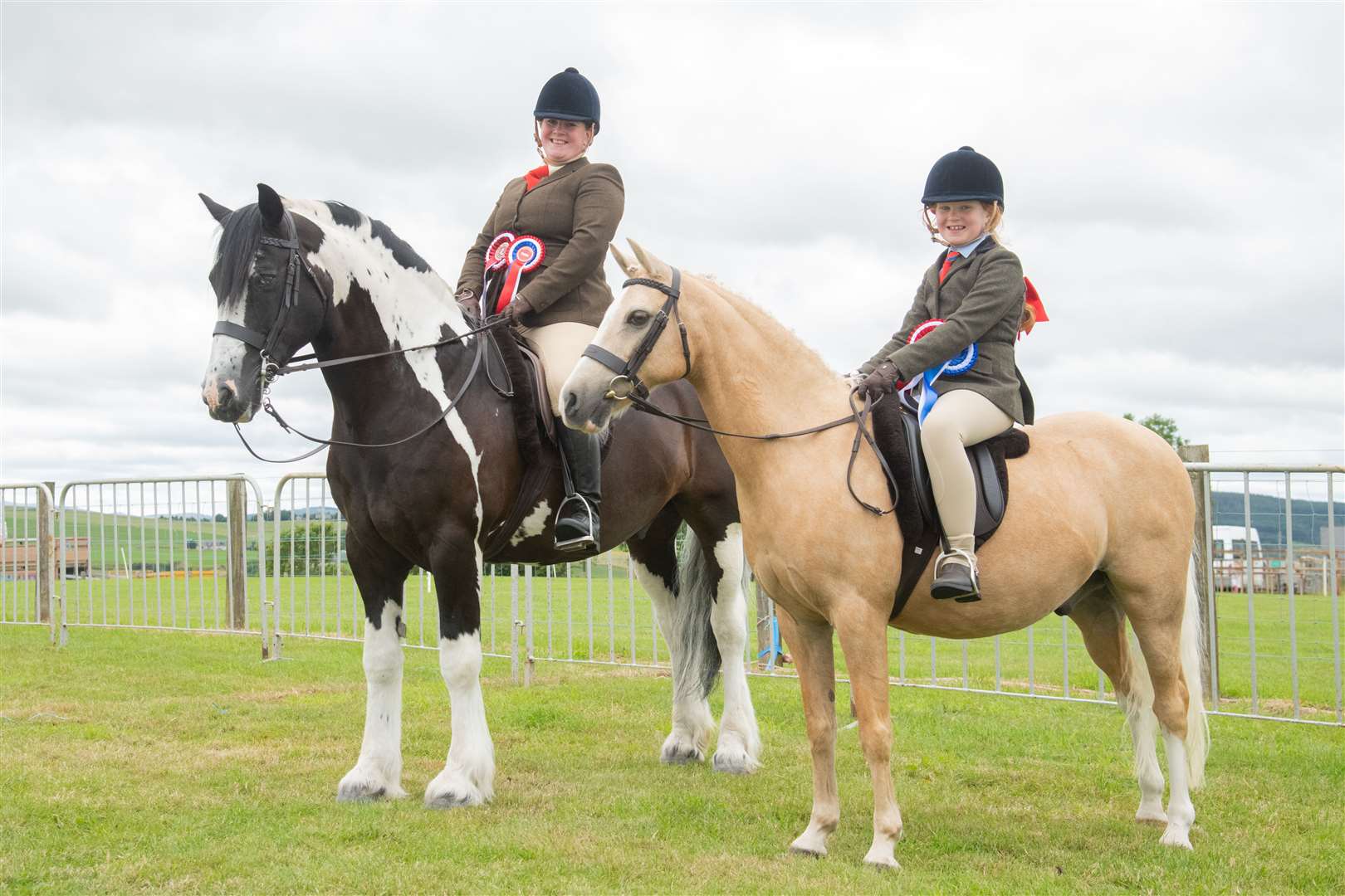 Kim Gill on Jiggy and daughter Evie Young on Pinelodge Pizzazz. Picture: Daniel Forsyth