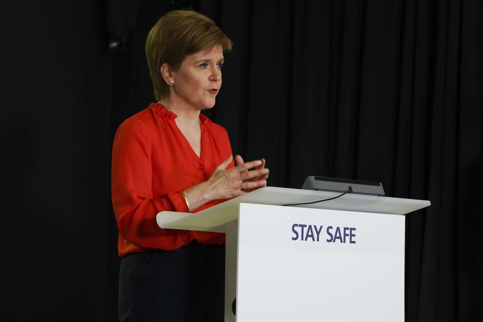 The First Minister has raised her concerns over the actions of pub-goers in Aberdeen.