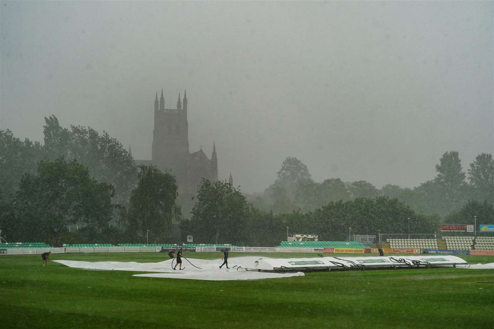 A thunderstorm stops play during the Charlotte Edwards Cup final match at New Road, Worcester David Davies/PA)