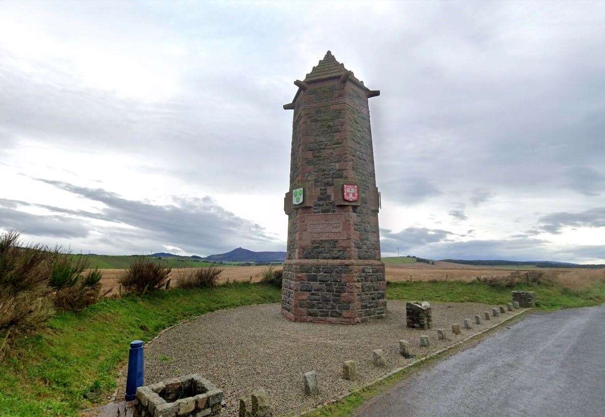 The Battle of Harlaw is commemorated with a large monument at the site of the battlefield near Inverurie.