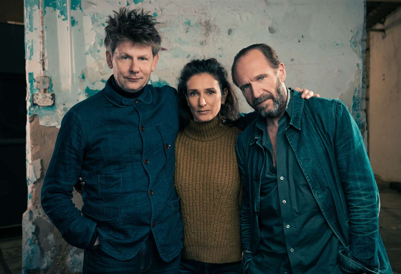 Simon Godwin with Indira Varma and Ralph Fiennes (Oliver Rosser/PA)