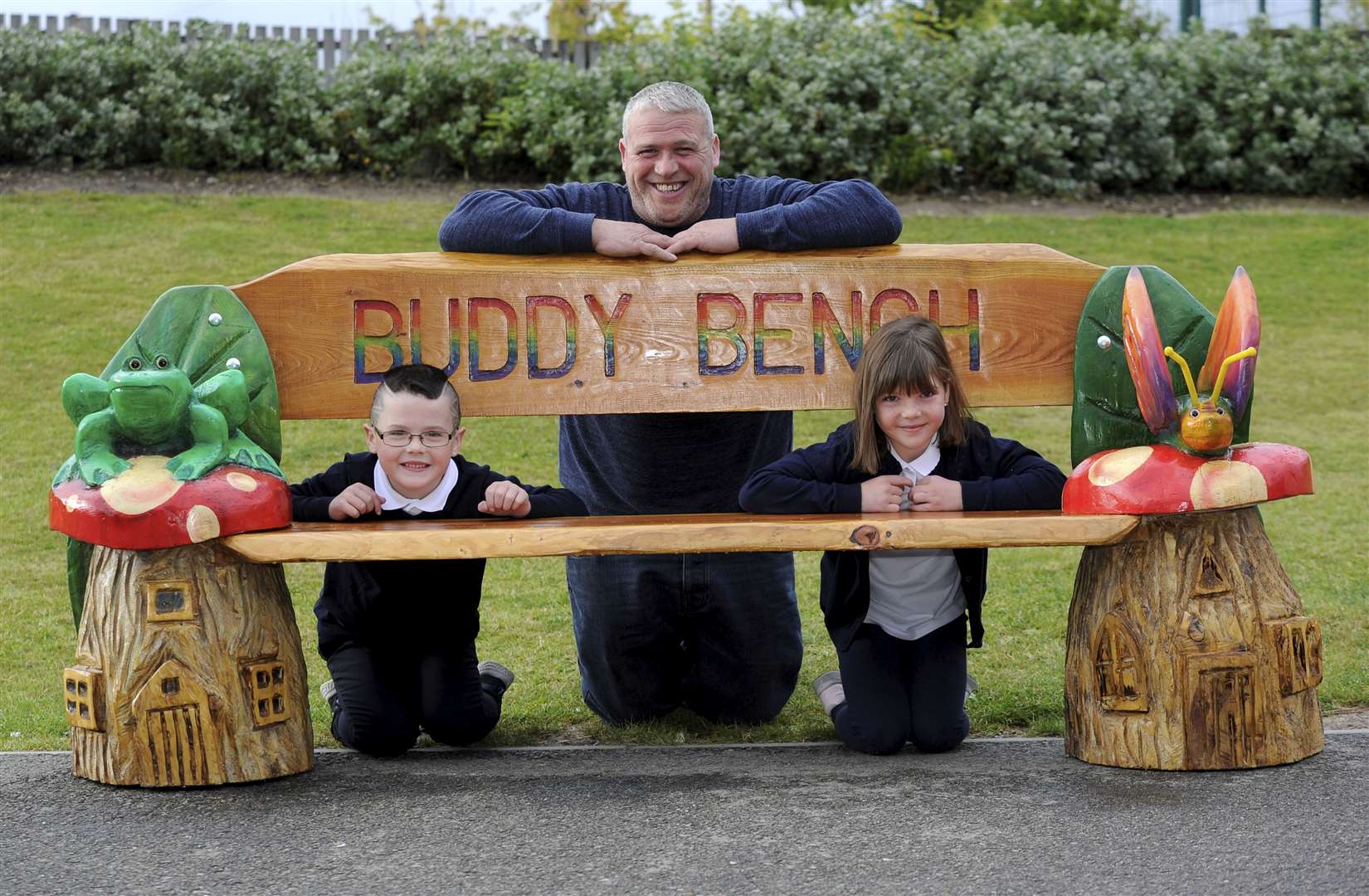 Local man Peter Scott has hand-crafted a bench which he has donated to Keith Primary School. His two kids – Lexi and Bobby – are at the school. Picture: Eric Cormack