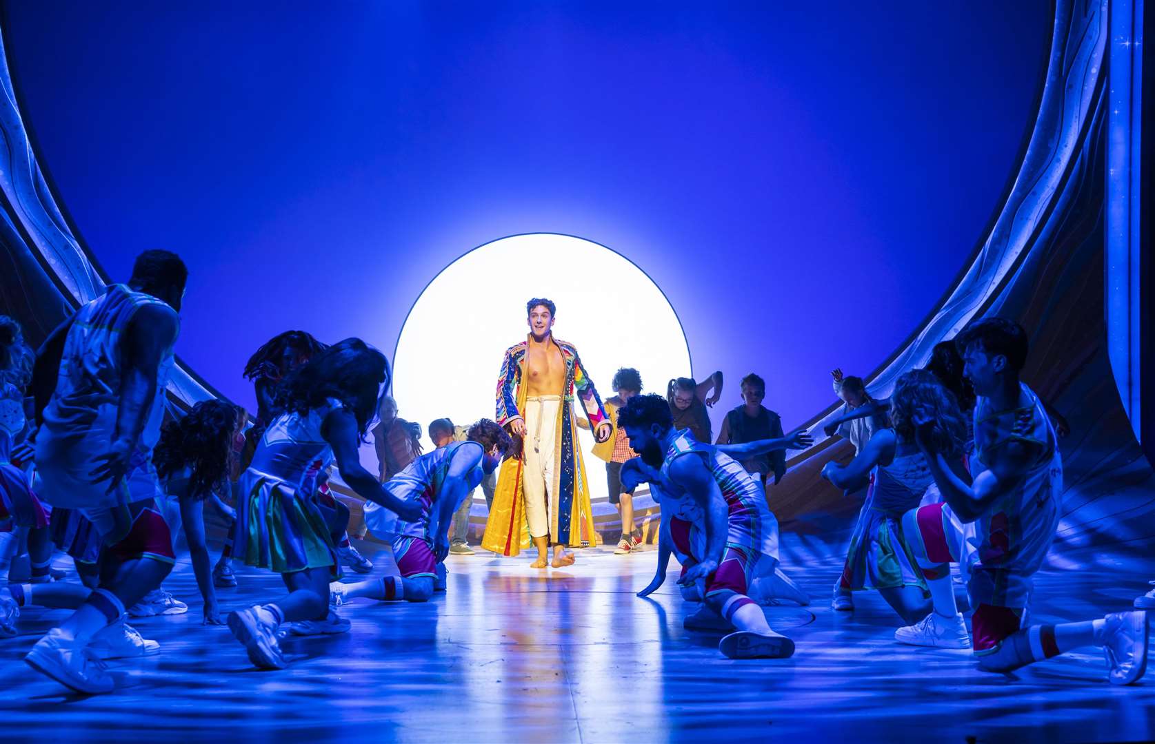 A scene from Joseph And The Amazing Technicolor Dreamcoat Tour @ Manchester Opera House. (Opening 29-03-2022) ©Tristram Kenton 03-22 (3 Raveley Street, LONDON NW5 2HX TEL 0207 267 5550 Mob 07973 617 355)email: tristram@tristramkenton.com