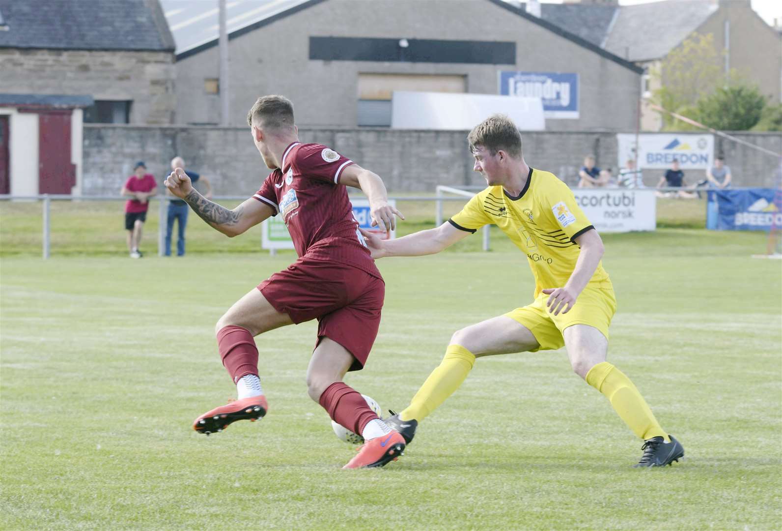 Keith's Joey Wilson turns away from Clach's Ben Cormack. Picture: Beth Taylor.