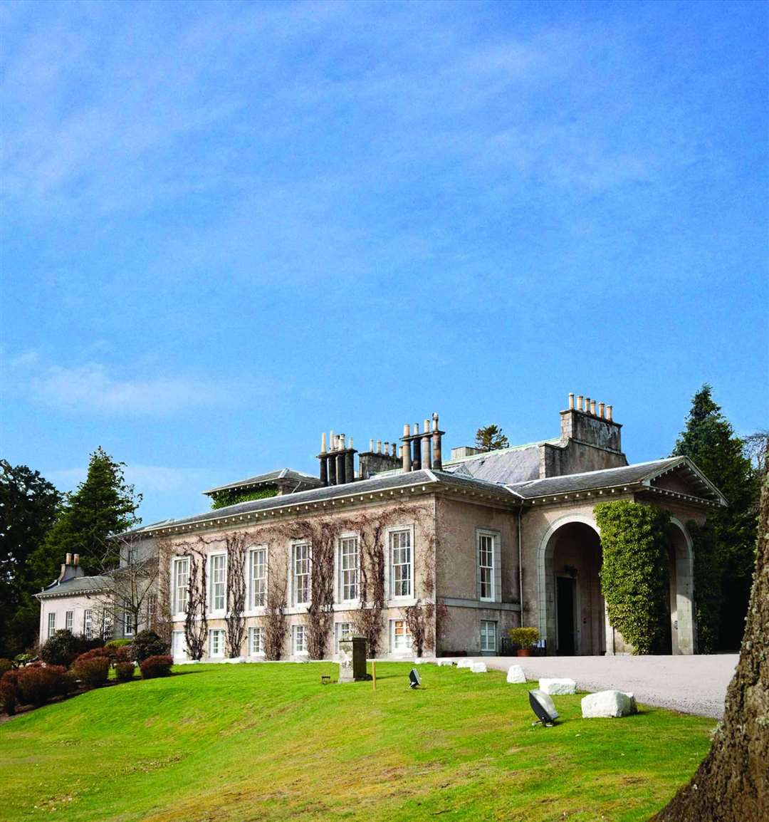 Thainstone House will offer an exclusive weekend use for NHS staff as a thank you from the owners.