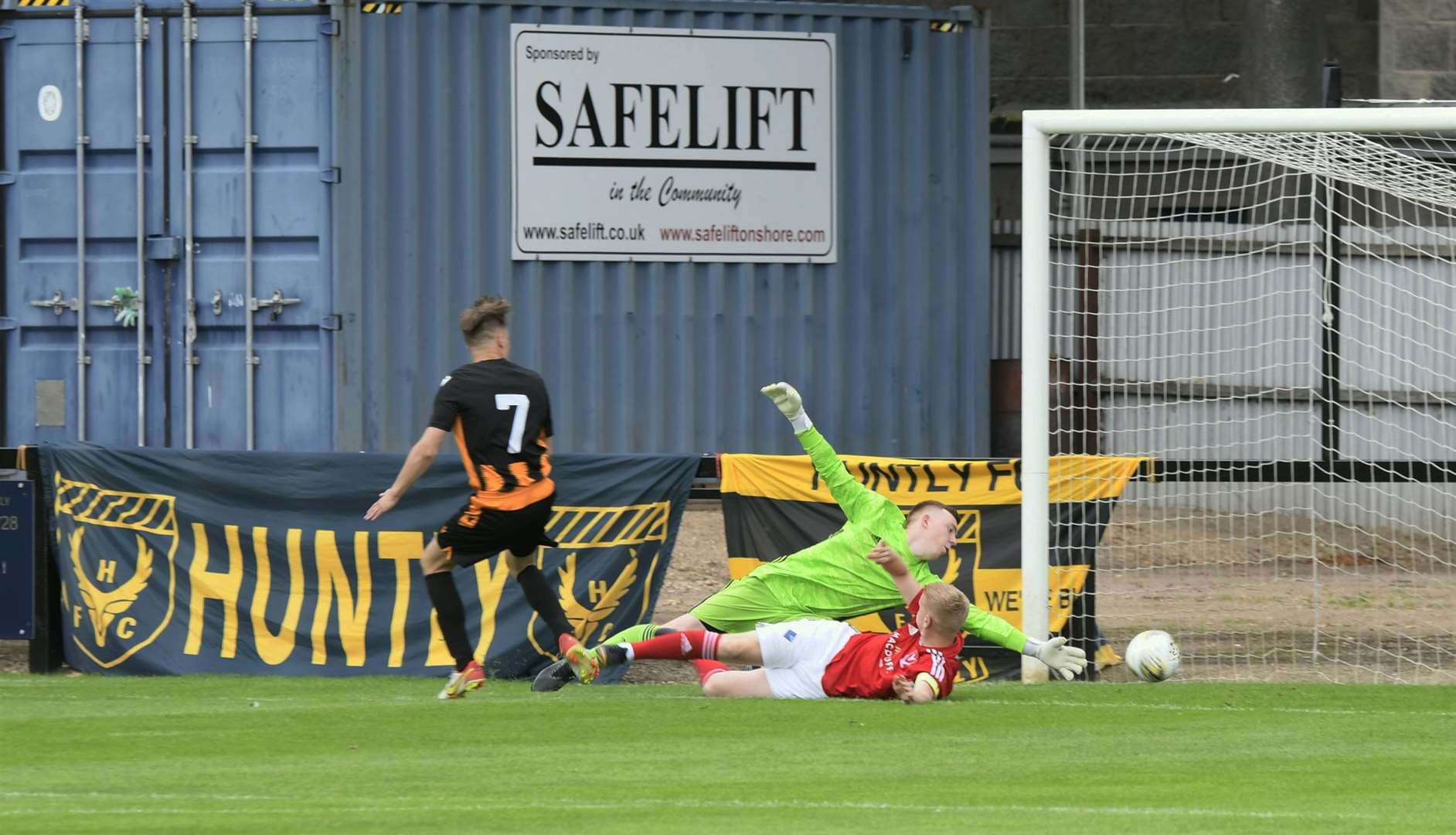 Gavin Elphinstone nets Huntly's first minute opener. Picture: Beth Taylor.
