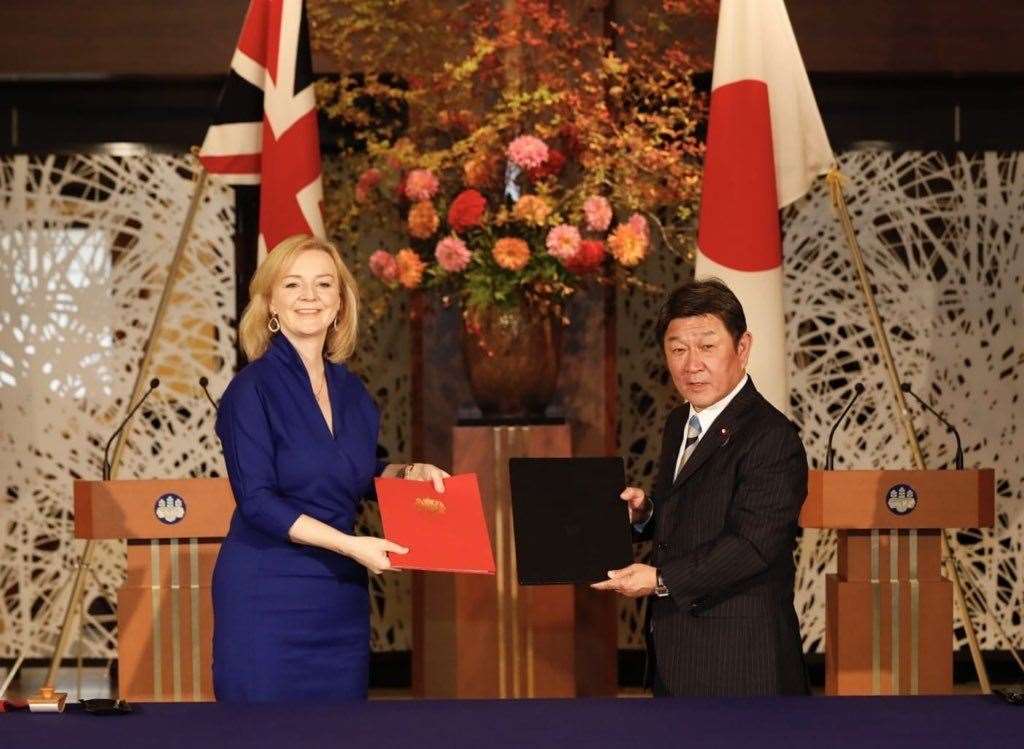 Liz Truss and foreign minister Motegi Toshimitsu.