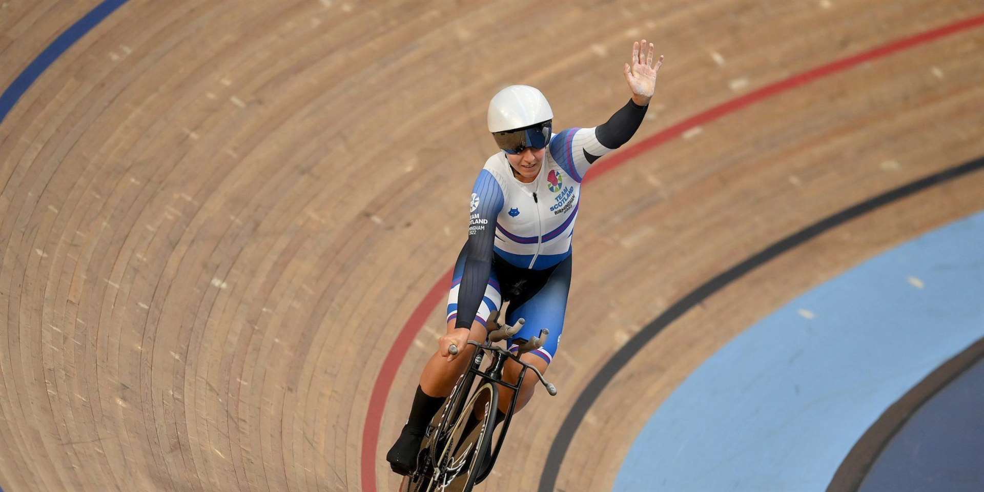 Neah Evans used her track experience in the sprint final of the road race to claim silver.