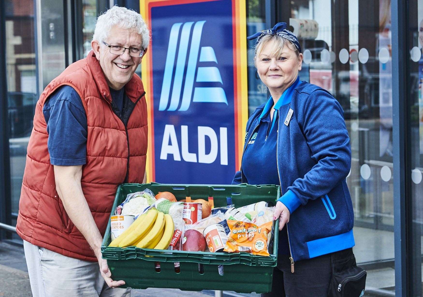 Aldi is dontaing food to local groups over the Festive period